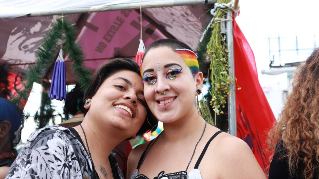 FotografÃas de MarÃa Jossé España x Resisters en el Desfile del Orgullo de la Diversidad Sexual en Guatemala, el 25 de junio de 2022. Mujeres queer, lesbianas, bi, trans, demisexuales y mucha diversidad más, recorrieron las calles en una fiesta de resistencia.